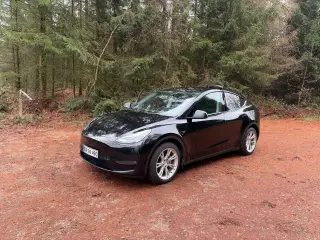Tesla Model Y  Long Range AWD