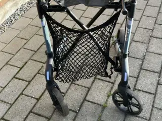 Fin rollator sælges 