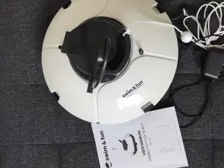 Frisbee pool robot