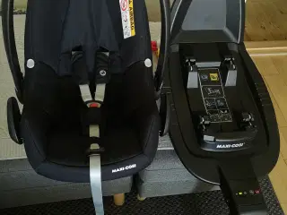 500 kr  MAXI-COSI  autostol og gratis bæresele 🙂