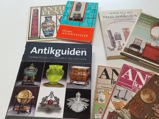 Bøger om antikviteter pris pr stk 