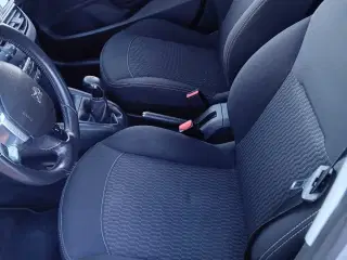 Peugeot 208 1,6 BlueHDi 100 Active