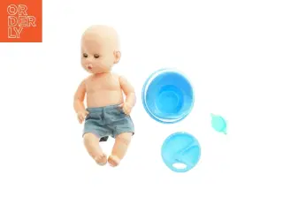 Dukke med tilbehør fra New Born Baby (str. 40 x 17 cm)
