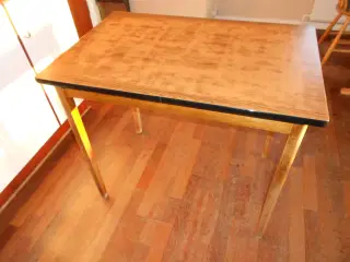 Lille køkkenbord