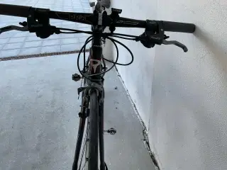 Pinarello eacercykel