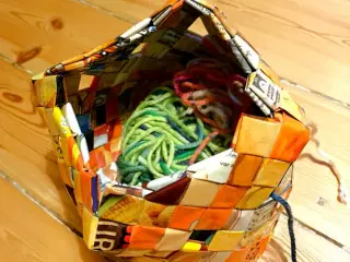 Strikkekurv i orange nuancer - unika