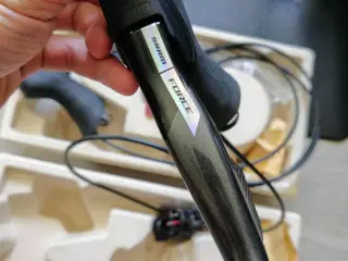 SRAM Force AXS D2 skiftegreb + bremsekalipre