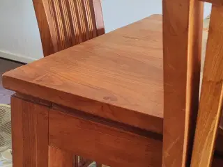 spisebord og 6 stole