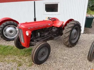 VETERAN TRAKTOR,