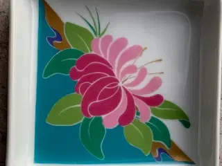 B&G skål med blomstermotiv 