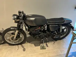 Yamaha xs750 race racer