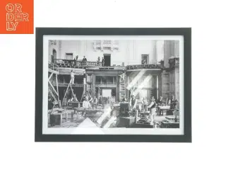 Indrammet sort-hvid fotografi (str. 21x29,7 cm)