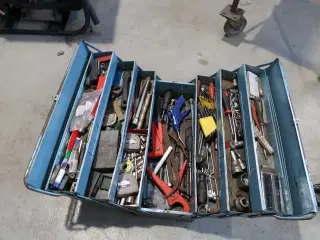 Værktøjskasse med div. Værktøj