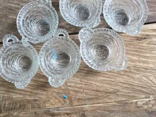 Seks små glas skåle
