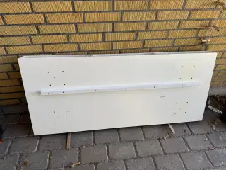 Skrivebord i hvid med 3 skuffer
