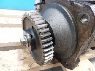 GEHL AL750 Hydraulik Pumpe 83074468