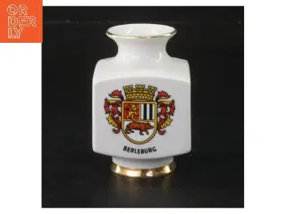 Dekorativ vase med Berleburg motiv (str. 8,5 cm)