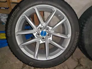 Ford alufælge med vinterdæk 
