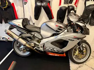 Aprilia rsv Mille 2004 