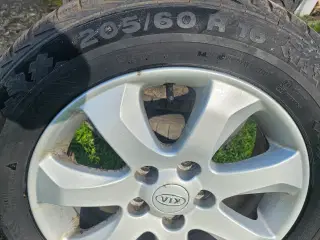 ALufælge med  dæk. 5x114.3 205-60-16