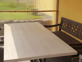 Massivt bord i bøg