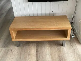 TV-bord af egetræ