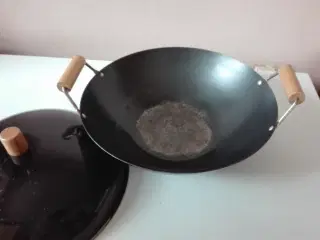 Wok med låg