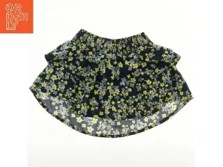 Blomstret nederdel til børn fra Name It (str. 116)