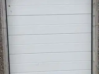 Garageport til salg – inkl. fjernbetjening