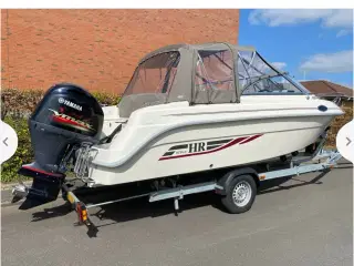 Motorbåd