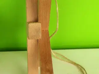 Snefnug i cedertræ