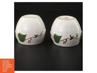 Keramikvaser med bladmotiver (str. H. 7 cm ø. 9 cm)