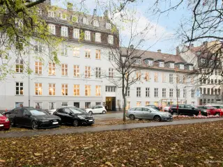 Eksklusivt lejemål lige ved Churchillparken og Kastellet