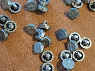 Metal knapper 