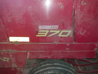 New Holland 370 Ballepresser