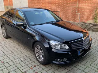 Mercedes-Benz c220d 