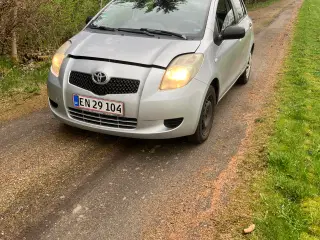 toyota yaris 1,0 benzin 5 dørs 2006