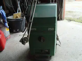 Triumph og mg dele