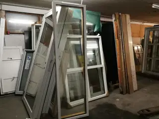 HØJ SMAL 3-LAGS VINDUE 59,8x209,8 KR 1700