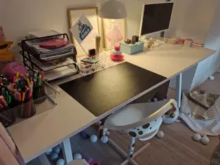 Stort skrivebord