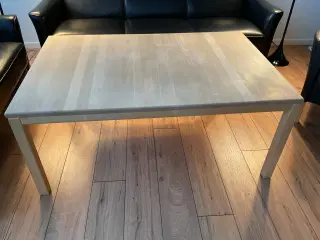 Sofabord i massiv bøg