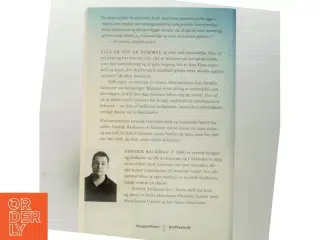 Min mormor hilser og siger undskyld af Fredrik Backman (Bog)