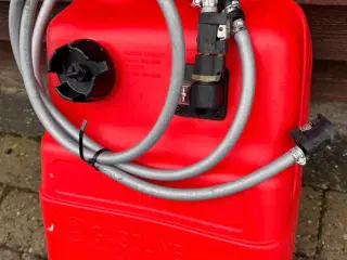 Halv pris på Original 25 l yamaha tank og slange 