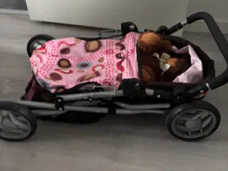 Sød dukkevogn