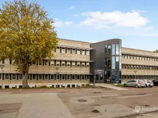 STORT ERHVERVSLEJEMÅL MED MULIGHED FOR KONTORFÆLLESSKAB