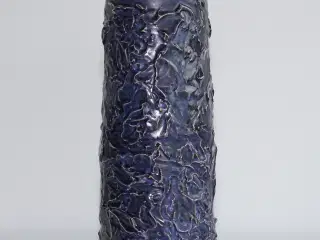 Keramik vase med fint relief mønster