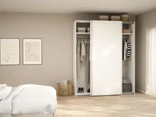 Garderobeskab med skydelåger