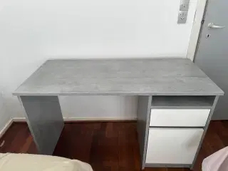 Skrivebord til salg 