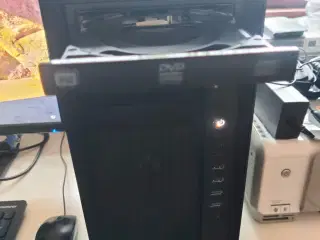 Computer med tilbehør