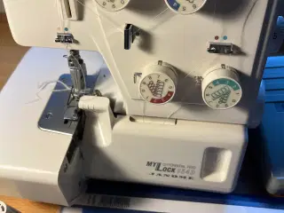 Janome 134D Overlocker.